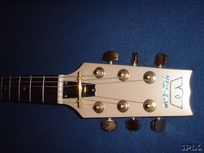 Thunder IIIA headstock